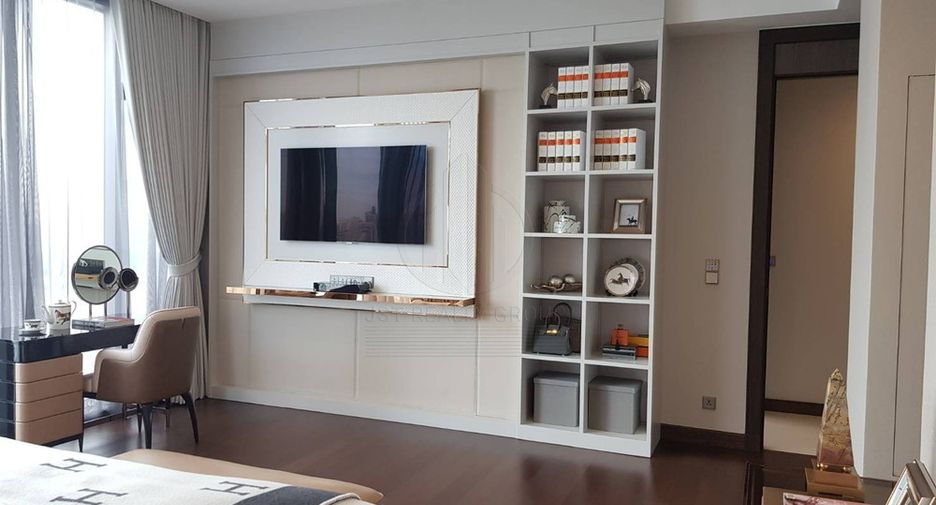 For sale 3 bed condo in Khlong Toei, Bangkok