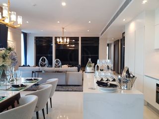 For sale 3 bedrooms condo in Khlong Toei, Bangkok