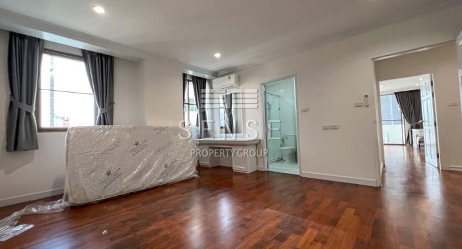 Wohnung zur Miete mit 3 Zimmer in Khlong Toei, Bangkok