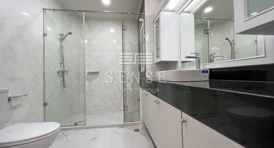 Wohnung zur Miete mit 3 Zimmer in Khlong Toei, Bangkok