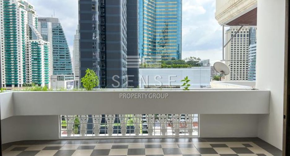 Wohnung zur Miete mit 3 Zimmer in Khlong Toei, Bangkok