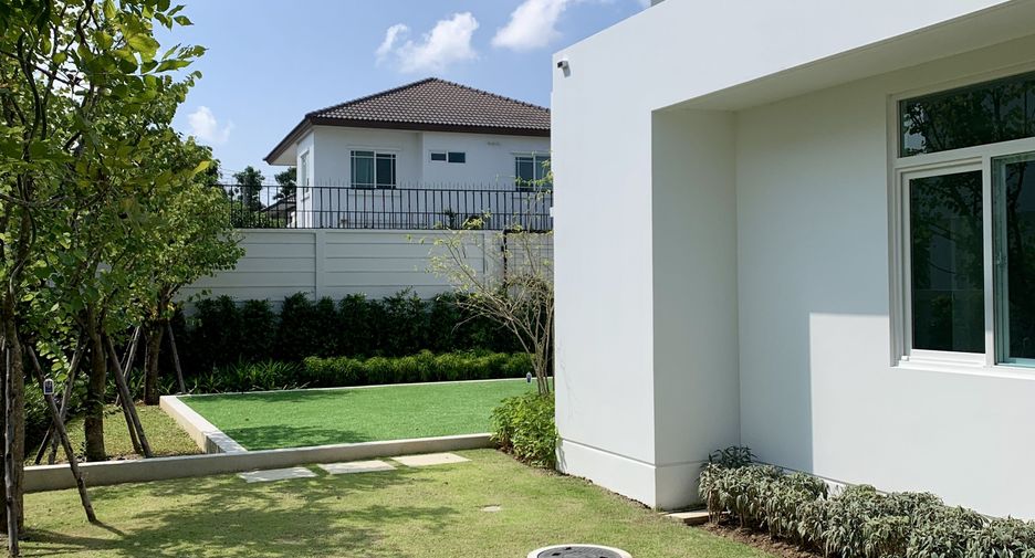 For sale 4 Beds house in San Kamphaeng, Chiang Mai
