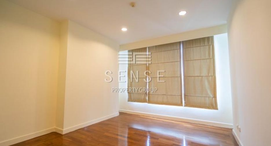 For rent 4 bedrooms condo in Watthana, Bangkok