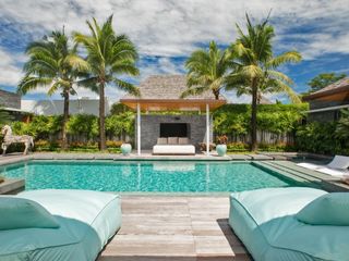 For rent and for sale 4 bedrooms villa in Thalang, Phuket