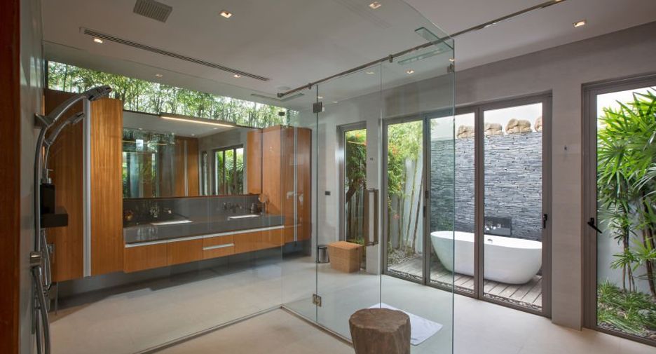 For rent and for sale 4 bedrooms villa in Thalang, Phuket