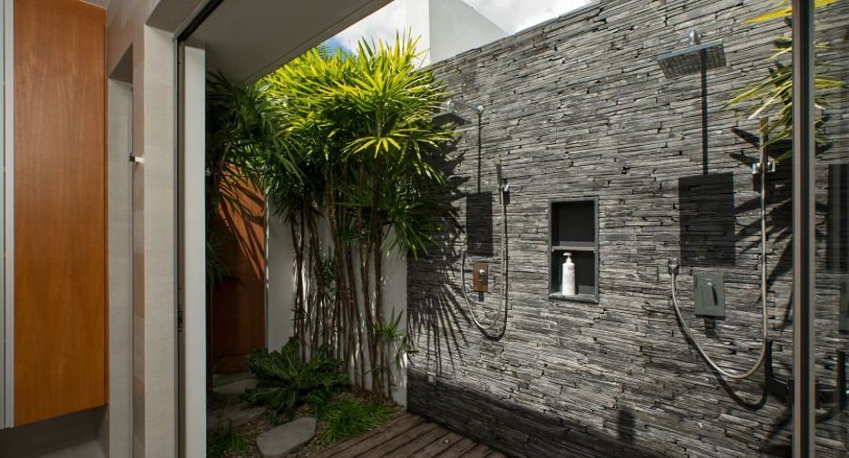 For rent and for sale 4 bedrooms villa in Thalang, Phuket