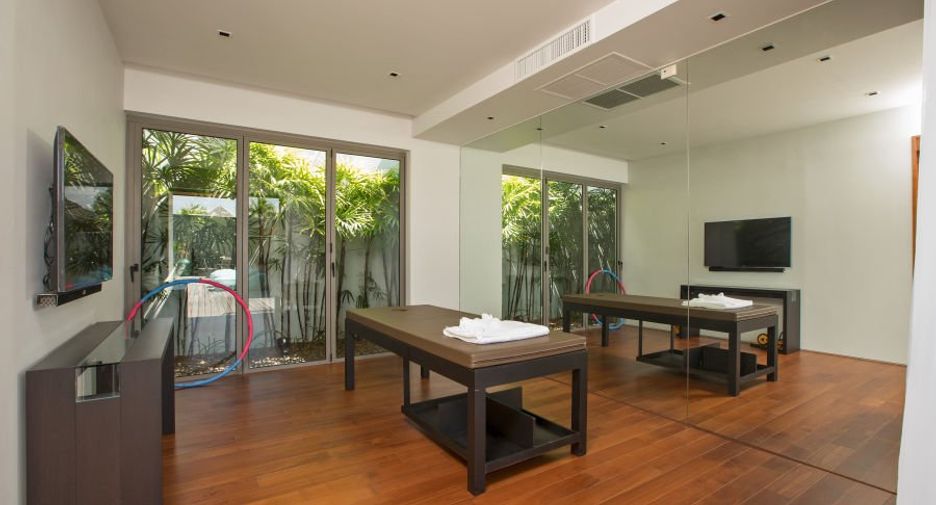 For rent and for sale 4 bedrooms villa in Thalang, Phuket