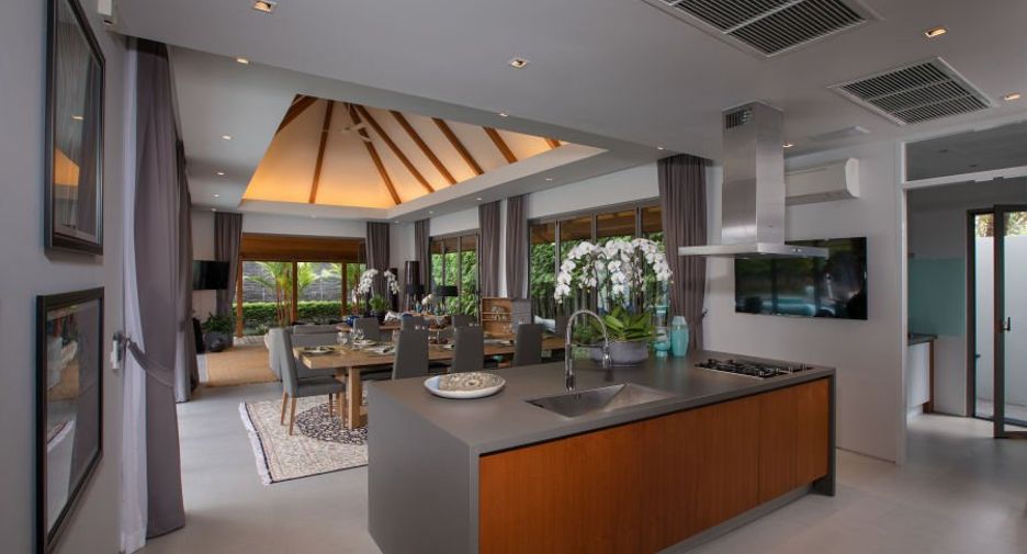 For rent and for sale 4 bedrooms villa in Thalang, Phuket