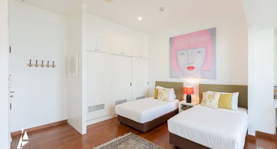 For sale 4 bedrooms condo in Watthana, Bangkok