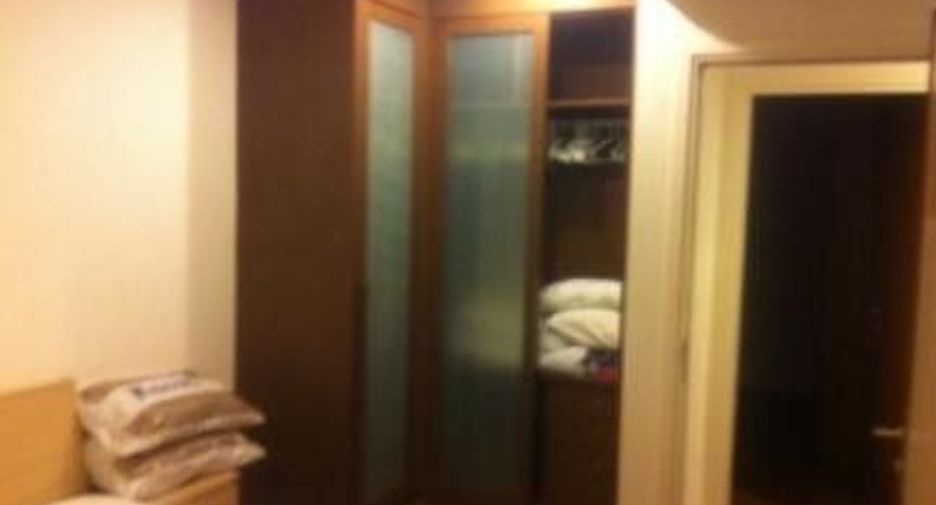 For rent 2 bed condo in Watthana, Bangkok