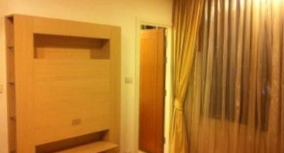 For rent 2 bed condo in Watthana, Bangkok