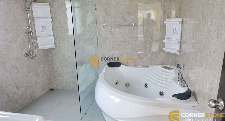 Haus zur Miete und zum Kauf mit 5 Zimmer in Bang Lamung, Chonburi