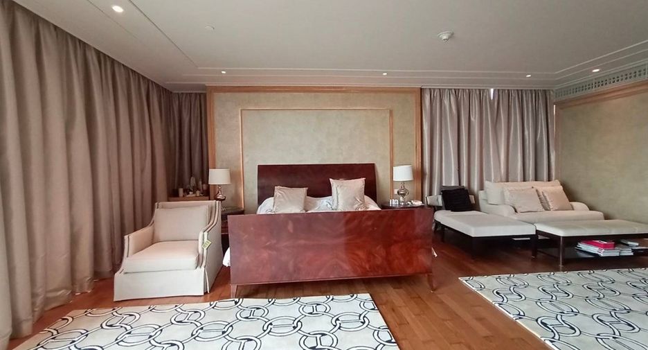 Condo en alquiler de 3 habitaciones en Pathum Wan, Bangkok