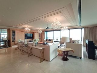 Condo en alquiler de 3 habitaciones en Pathum Wan, Bangkok