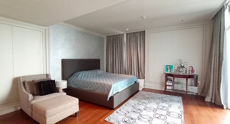 Condo en alquiler de 3 habitaciones en Pathum Wan, Bangkok