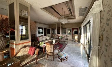 For sale 3 bed condo in Khlong Toei, Bangkok