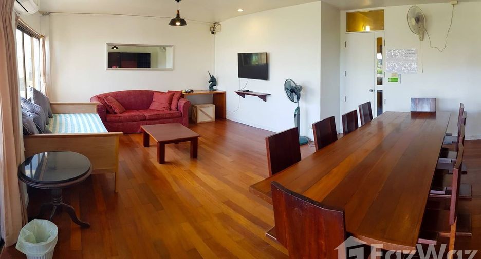 For sale 5 bed townhouse in Cha Am, Phetchaburi