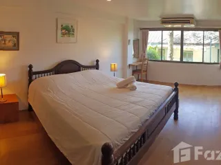 For sale 5 bed townhouse in Cha Am, Phetchaburi