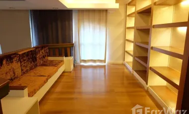 For rent 3 bed townhouse in Watthana, Bangkok