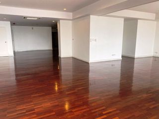 For rent 4 bed condo in Watthana, Bangkok