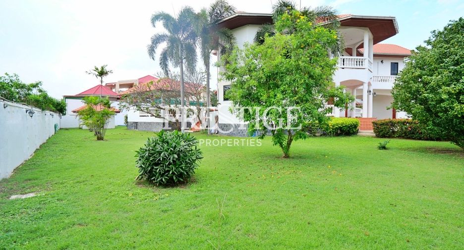 For sale 4 bedrooms house in Bang Lamung, Chonburi