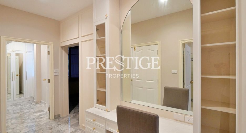 For sale 4 bedrooms house in Bang Lamung, Chonburi