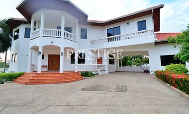 Haus zum Kauf mit 4 Zimmer in Bang Lamung, Chonburi