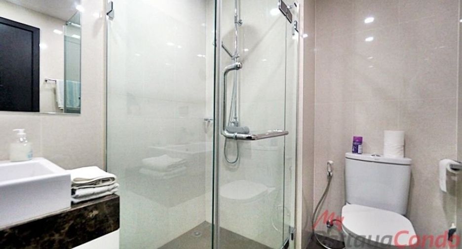 For sale 2 ベッドルーム condo in Bang Lamung, Chonburi