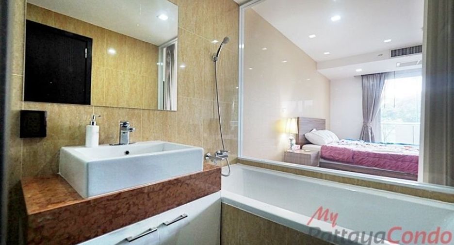 For sale 2 ベッドルーム condo in Bang Lamung, Chonburi