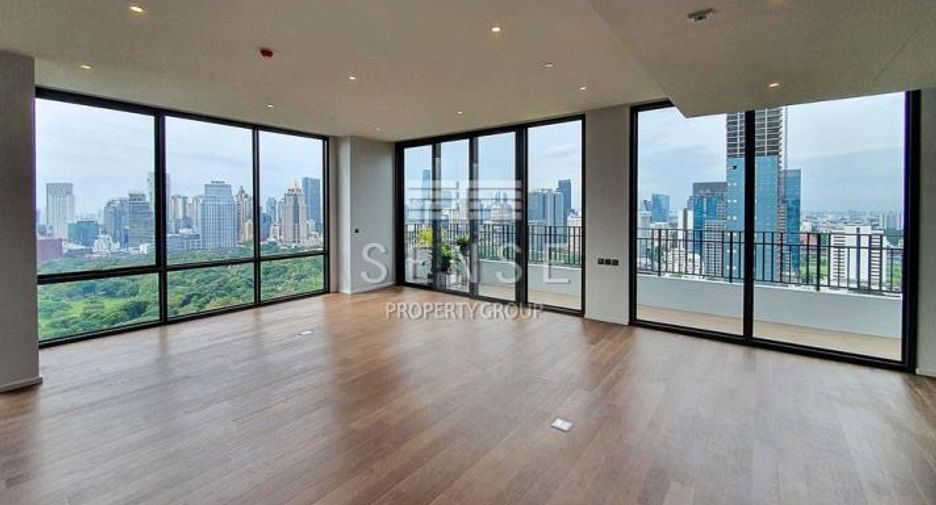 For sale 3 bedrooms condo in Pathum Wan, Bangkok