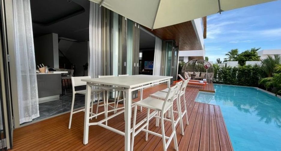 Villa en alquiler y en venta de 4 habitaciones en Mueang Phuket, Phuket