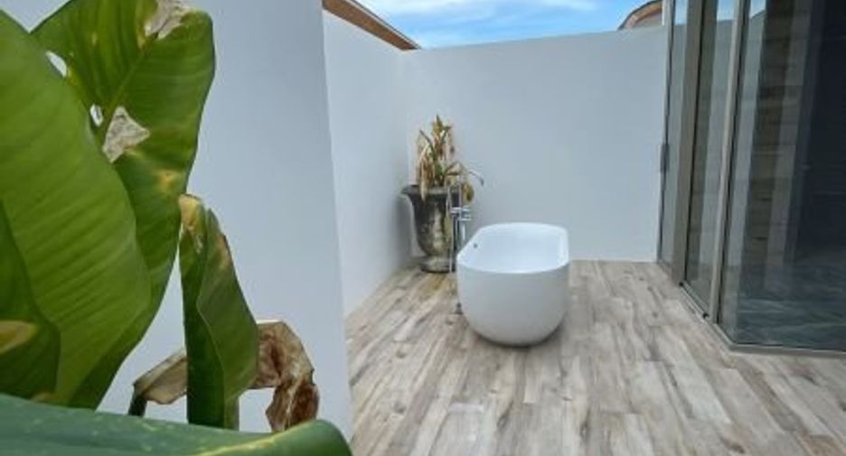 Villa en alquiler y en venta de 4 habitaciones en Mueang Phuket, Phuket