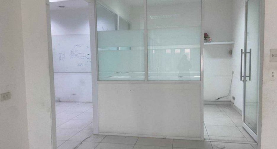 For rent 1 bed office in Saphan Sung, Bangkok