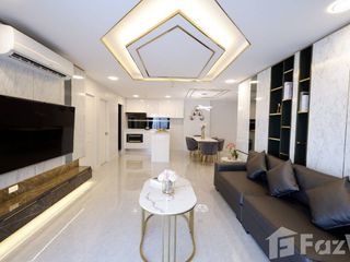 For sale 4 Beds condo in Huai Khwang, Bangkok