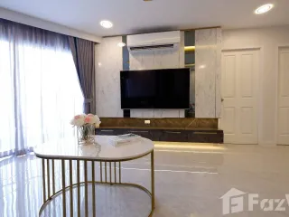 For sale 4 Beds condo in Huai Khwang, Bangkok