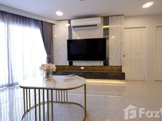 For sale 4 Beds condo in Huai Khwang, Bangkok