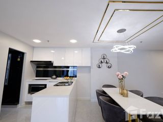 For sale 4 Beds condo in Huai Khwang, Bangkok