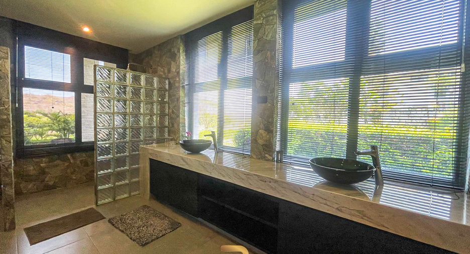 For sale 4 bedrooms villa in Hua Hin, Prachuap Khiri Khan