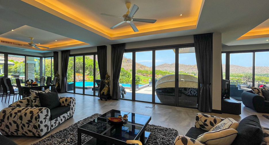 For sale 4 bedrooms villa in Hua Hin, Prachuap Khiri Khan