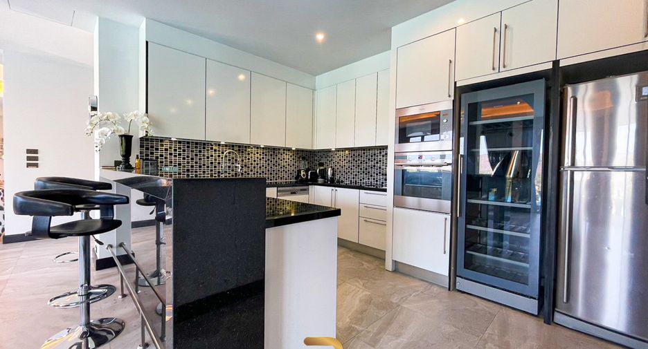 For sale 4 bedrooms villa in Hua Hin, Prachuap Khiri Khan