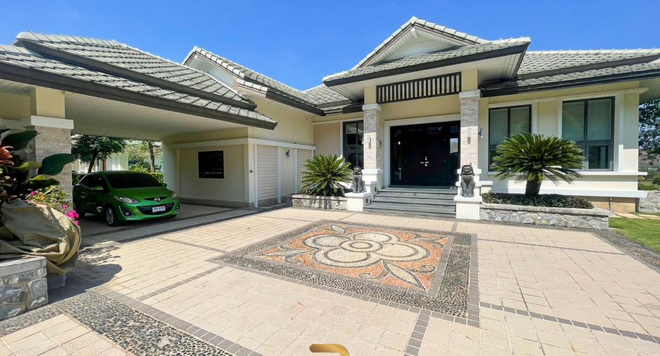 For sale 4 bedrooms villa in Hua Hin, Prachuap Khiri Khan