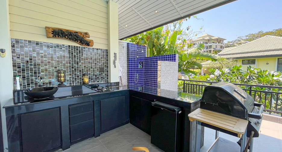 For sale 4 bedrooms villa in Hua Hin, Prachuap Khiri Khan
