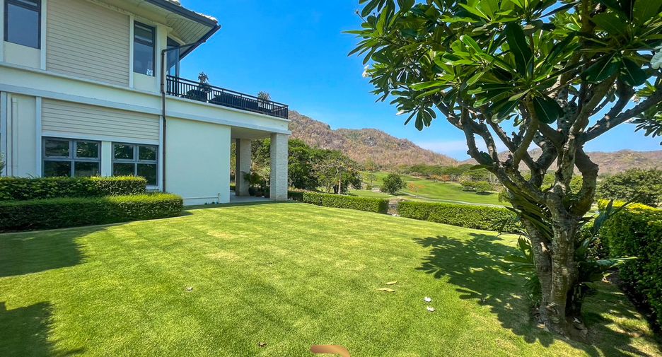 For sale 4 bedrooms villa in Hua Hin, Prachuap Khiri Khan