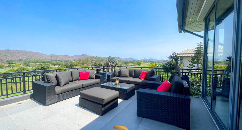 For sale 4 bedrooms villa in Hua Hin, Prachuap Khiri Khan