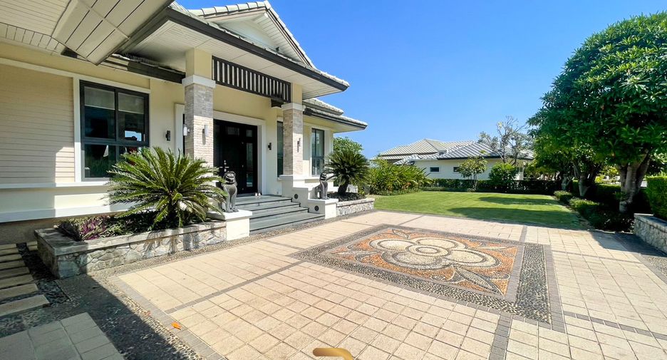 For sale 4 bedrooms villa in Hua Hin, Prachuap Khiri Khan