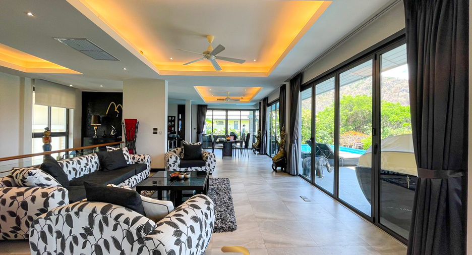 For sale 4 bedrooms villa in Hua Hin, Prachuap Khiri Khan