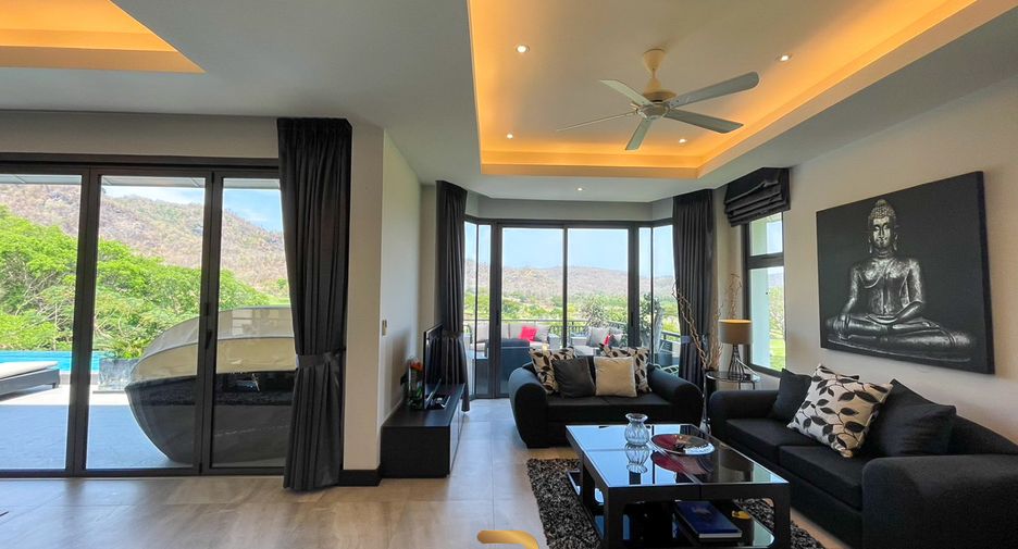 For sale 4 bedrooms villa in Hua Hin, Prachuap Khiri Khan