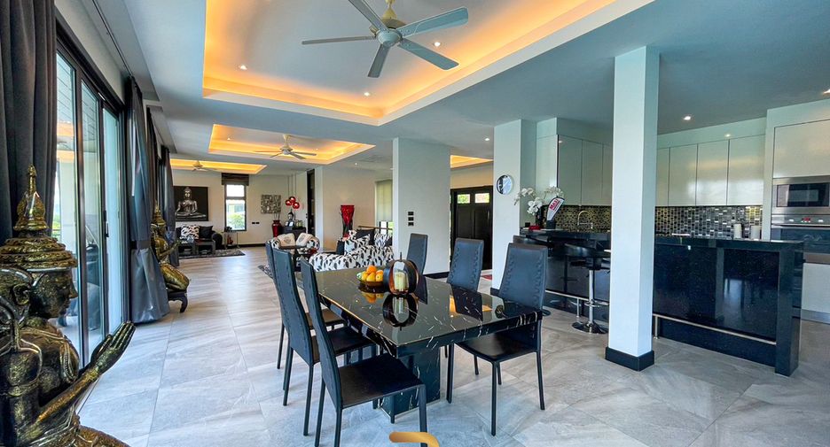 For sale 4 bedrooms villa in Hua Hin, Prachuap Khiri Khan