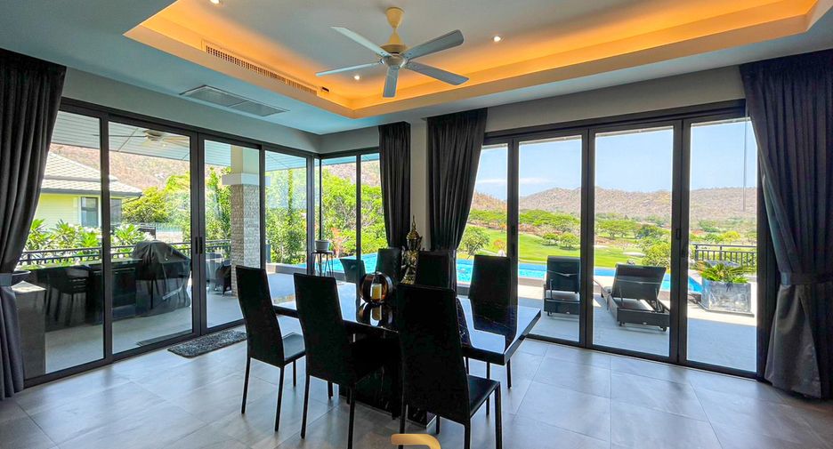 For sale 4 bedrooms villa in Hua Hin, Prachuap Khiri Khan