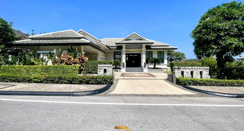 For sale 4 bedrooms villa in Hua Hin, Prachuap Khiri Khan